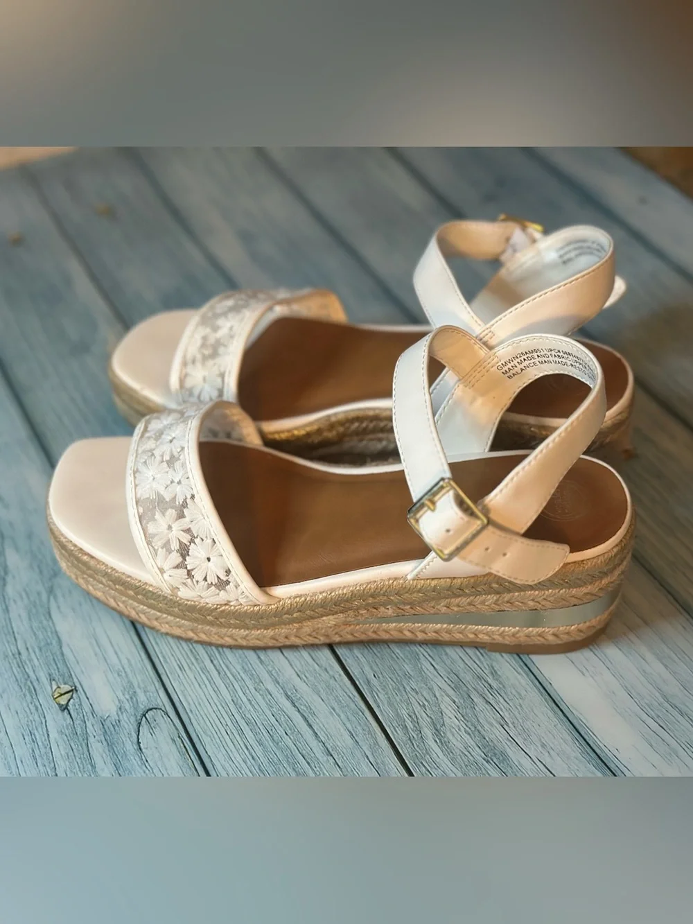 White Braided Straw Platform Sandals with Floral Mesh Stitching on Strap | Sz:3Y